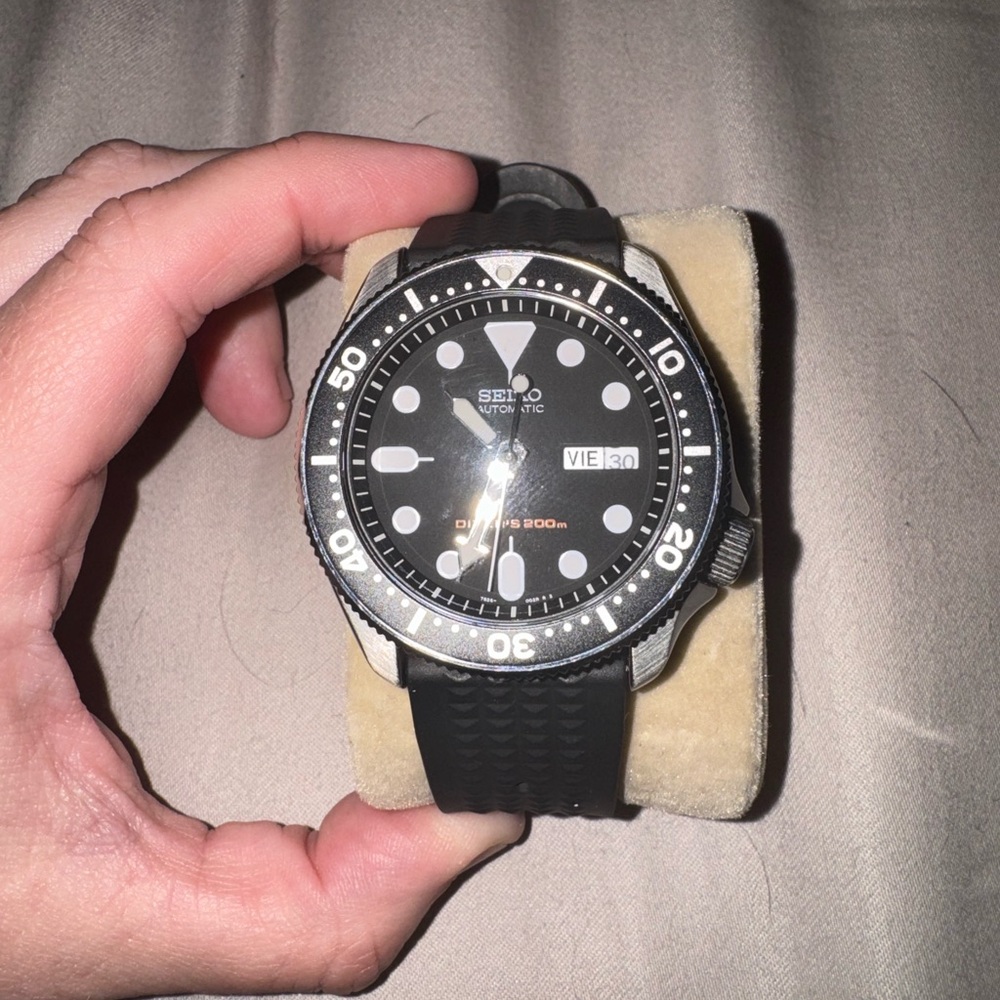 Seiko SKX007- discontinued now 42MM